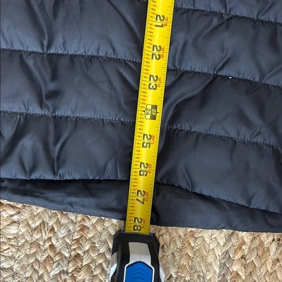 Nike Black Quilted Vest - Picture 7 of 7